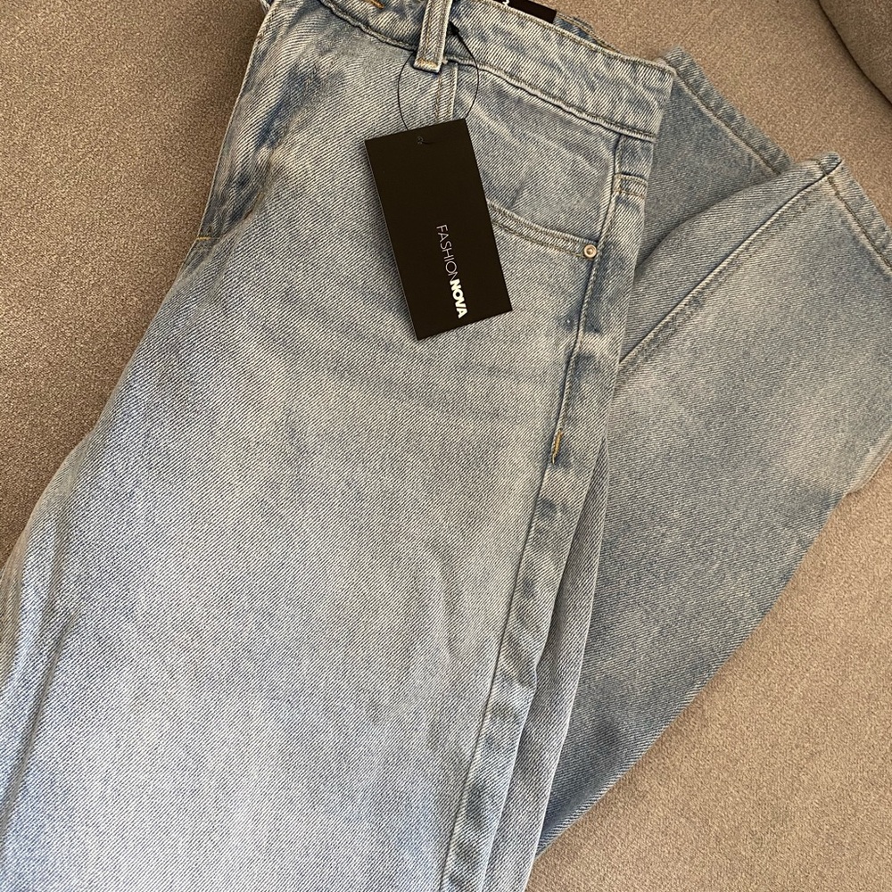 Straight leg slit on the sides fashionova jeans